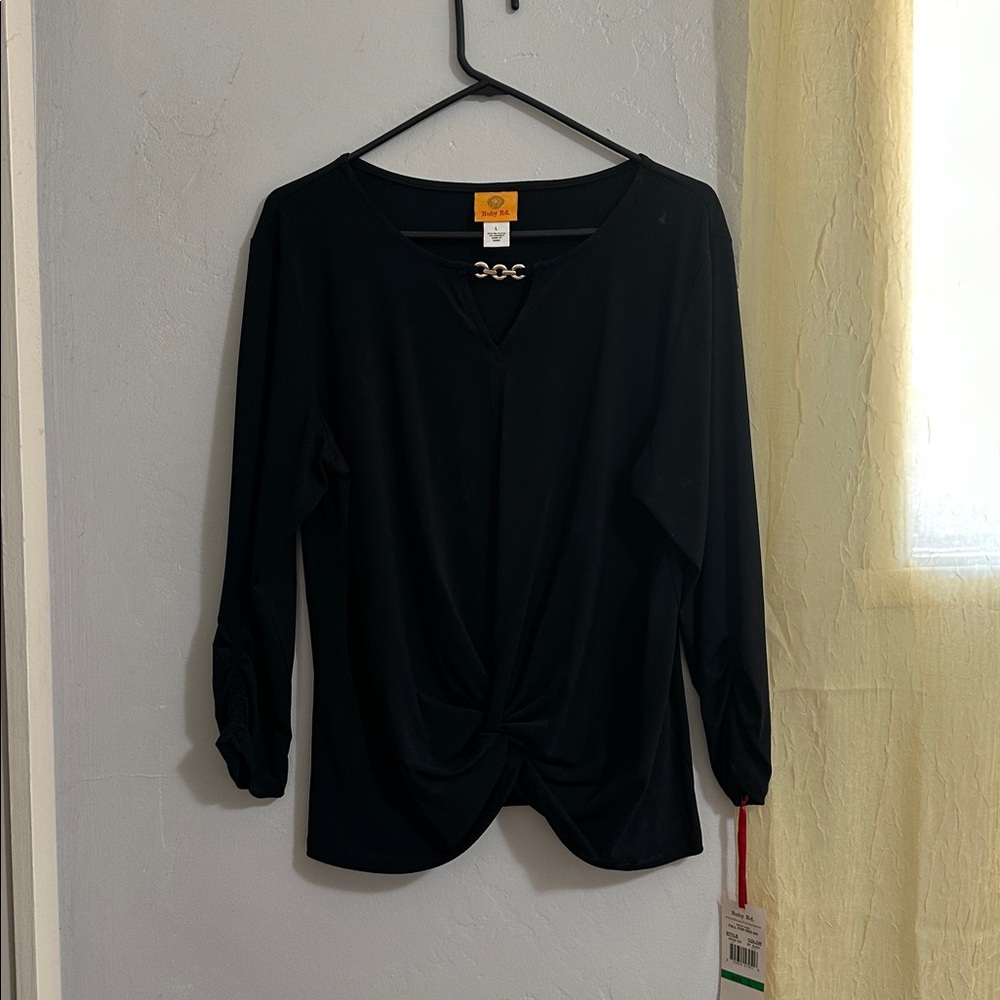 Ruby Rd. Black Top with Silver Chain Accent